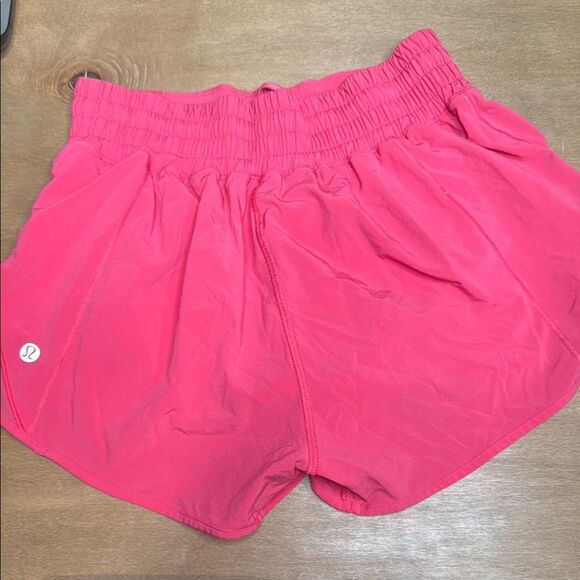 Lululemon Pink Hotty Hot Shorts rare color size 4 - Picture 5 of 7